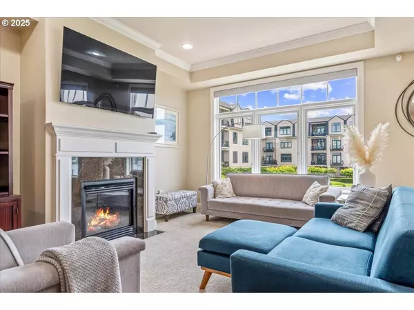 707 N HAYDEN ISLAND DR #223, Portland, OR 97217