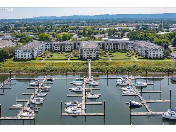 707 N HAYDEN ISLAND DR #223, Portland, OR 97217