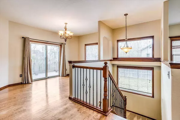 2136 E Brookstone St, Derby, KS 67037