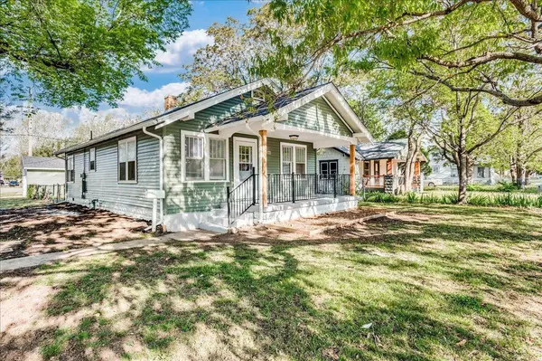 757 S Poplar St, Wichita, KS 67211