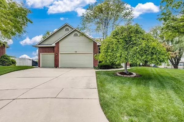 313 Cypress Ct, Andover, KS 67002