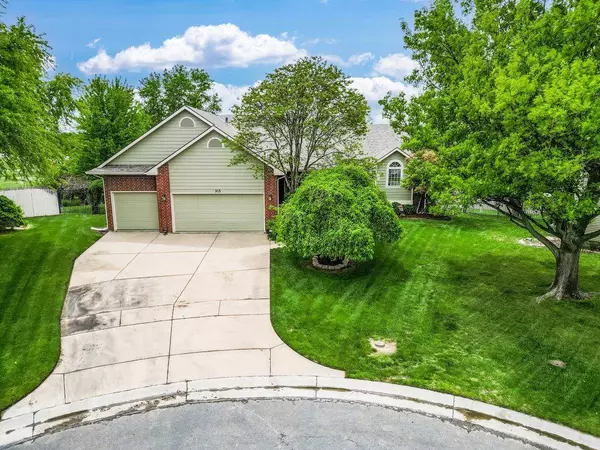 313 Cypress Ct, Andover, KS 67002