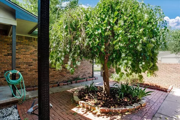 3926 N Garland St, Wichita, KS 67204