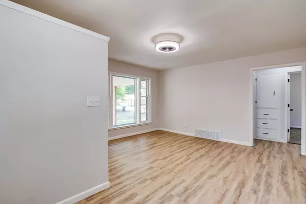 1827 S Battin St, Wichita, KS 67218