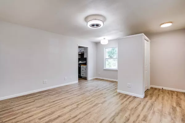 1827 S Battin St, Wichita, KS 67218