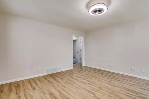 1827 S Battin St, Wichita, KS 67218