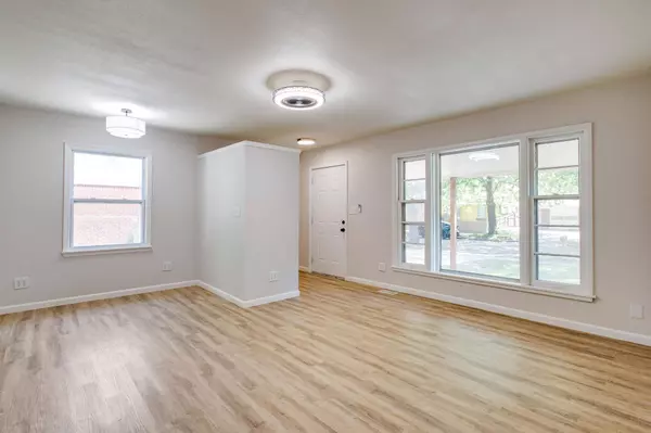 1827 S Battin St, Wichita, KS 67218