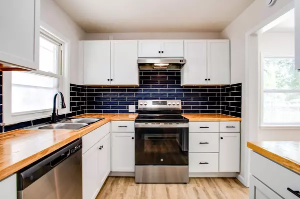 1827 S Battin St, Wichita, KS 67218