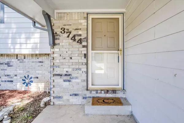 3744 N Rushwood Ct, Wichita, KS 67226