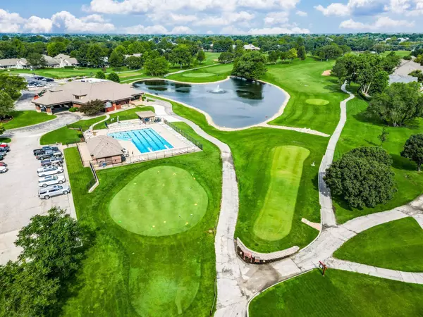 2415 N Spring Meadow St, Wichita, KS 67205