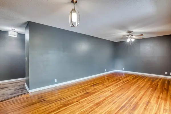 621 S Woodlawn Blvd, Derby, KS 67037