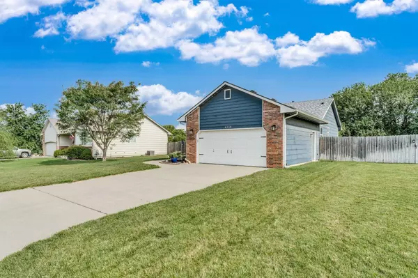 6558 N Upchurch Ct, Park City, KS 67219