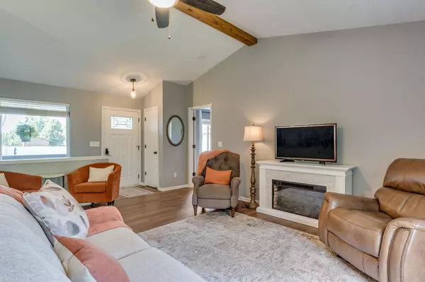 6558 N Upchurch Ct, Park City, KS 67219