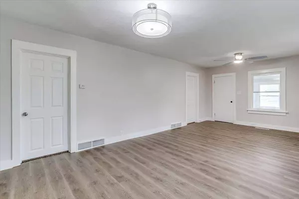 823 S Star St, El Dorado, KS 67042