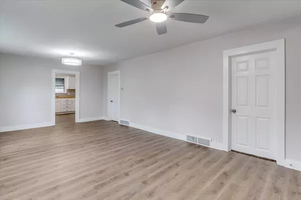 823 S Star St, El Dorado, KS 67042