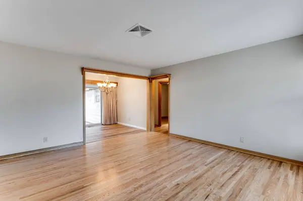 834 Big Bend Rd, Wichita, KS 67218