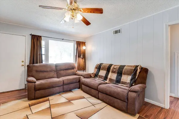 3051 S Elizabeth Ave, Wichita, KS 67217