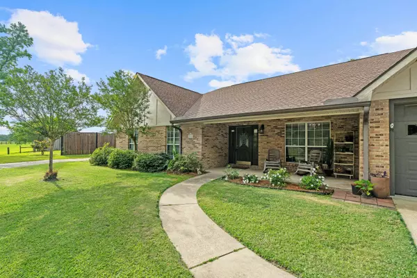 8280 US HWY 98, Sumrall, MS 39482