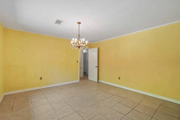 1009 Velma St., Hattiesburg, MS 39402