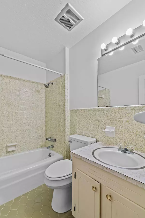 301 W Ray Dr., Hattiesburg, MS 39402