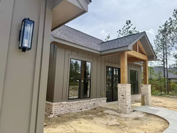 8 Brunswick PT, Sumrall, MS 39482