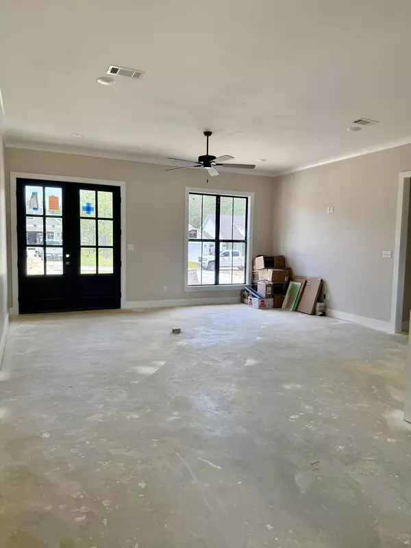 8 Brunswick PT, Sumrall, MS 39482