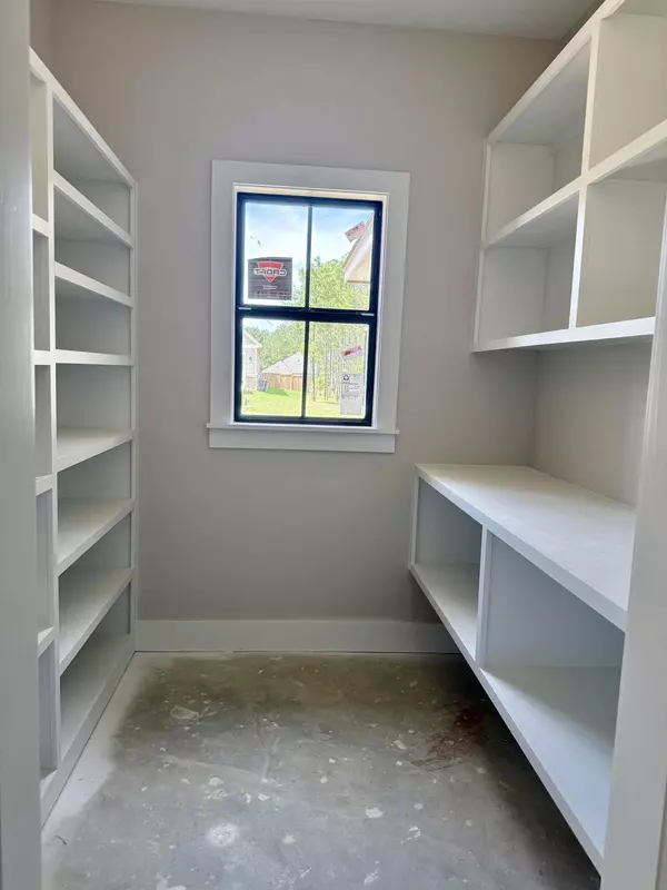 8 Brunswick PT, Sumrall, MS 39482