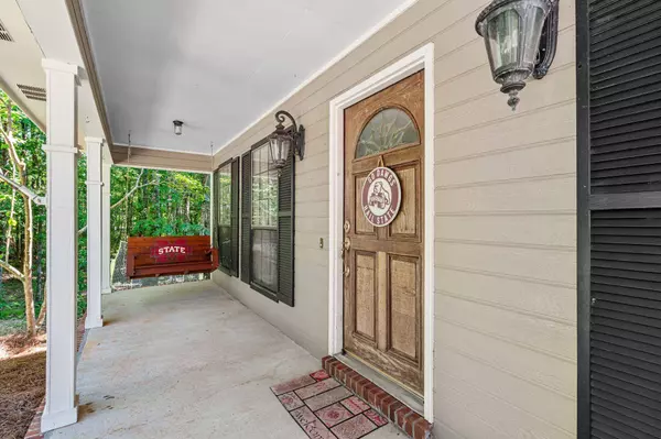 65 Poplar Dr., Hattiesburg, MS 39402