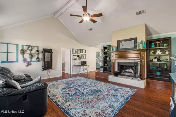 15406 Village Dr, Biloxi, MS 39532-7909