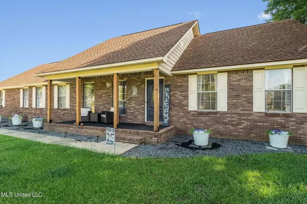 15406 Village Dr, Biloxi, MS 39532-7909