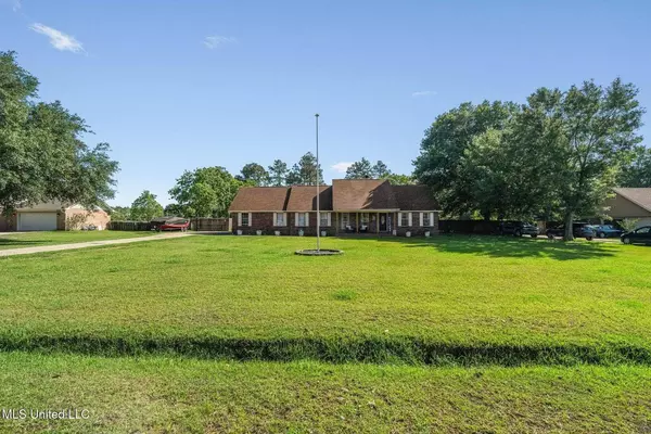 15406 Village Dr, Biloxi, MS 39532-7909