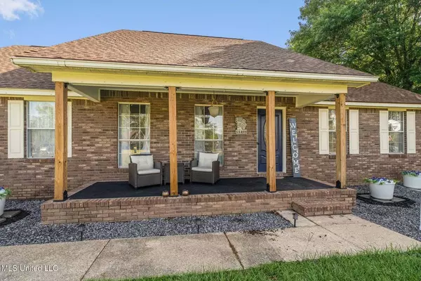 15406 Village Dr, Biloxi, MS 39532-7909