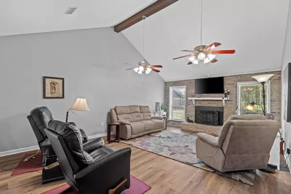 8280 US HWY 98, Sumrall, MS 39482