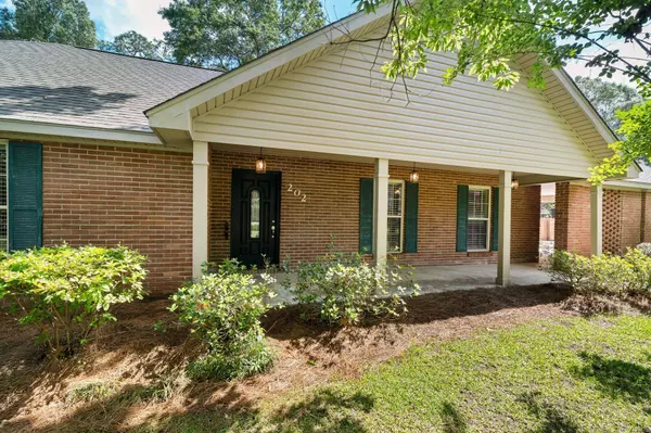 202 Poplar LOOP, Petal, MS 39465