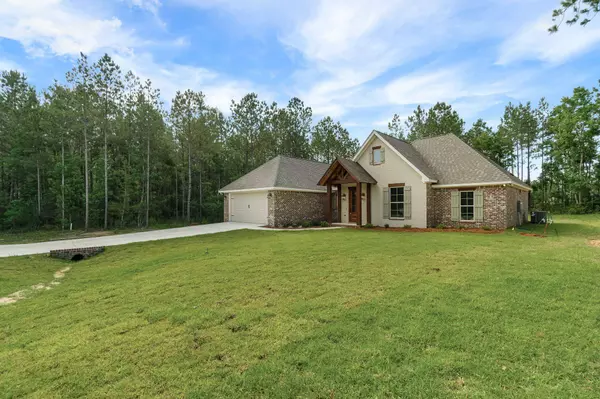 12 Brunswick PT, Sumrall, MS 39482