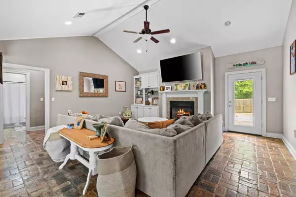 15 Pleasant, Sumrall, MS 39482