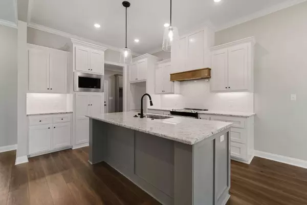 12 Brunswick PT, Sumrall, MS 39482