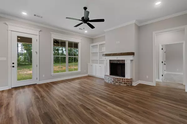 12 Brunswick PT, Sumrall, MS 39482