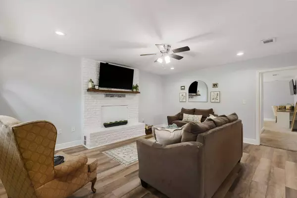 2901 Fairview Dr., Gautier, MS 39553