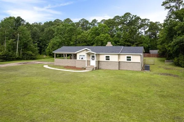 2901 Fairview Dr., Gautier, MS 39553