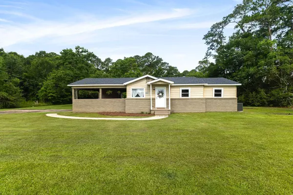 2901 Fairview Dr., Gautier, MS 39553