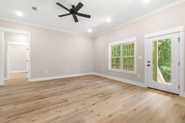 33 Pine Meadow LOOP, Hattiesburg, MS 39402