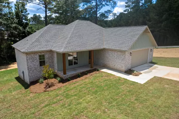 33 Pine Meadow LOOP, Hattiesburg, MS 39402