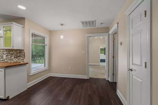 202 E Lakeside Dr., Hattiesburg, MS 39402