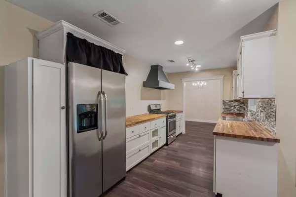 202 E Lakeside Dr., Hattiesburg, MS 39402