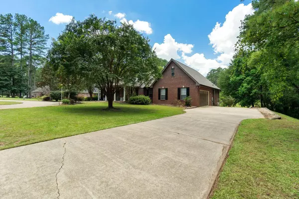 130 Cambrooke, Hattiesburg, MS 39402
