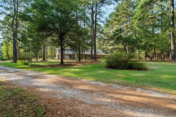 339 Old Schoolhouse Rd., Ellisville, MS 39437