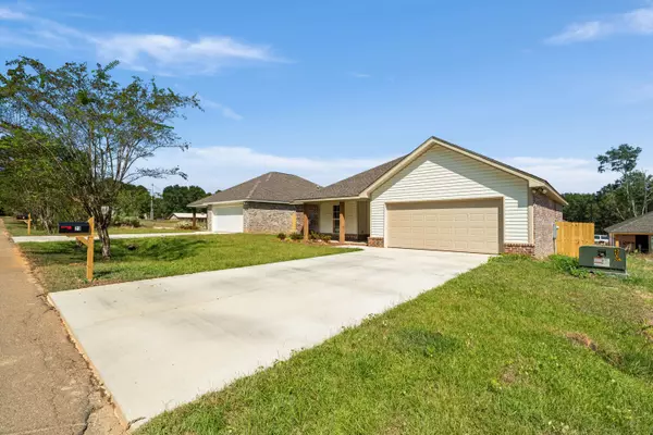 23 Augustine Drive, Hattiesburg, MS 39402