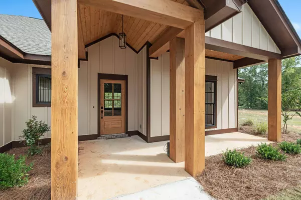 12 Millie Lott Rd., Sumrall, MS 39482