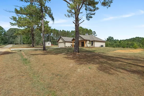 12 Millie Lott Rd., Sumrall, MS 39482